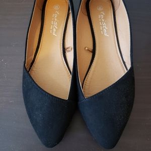 Black flats suede look -- Brand New